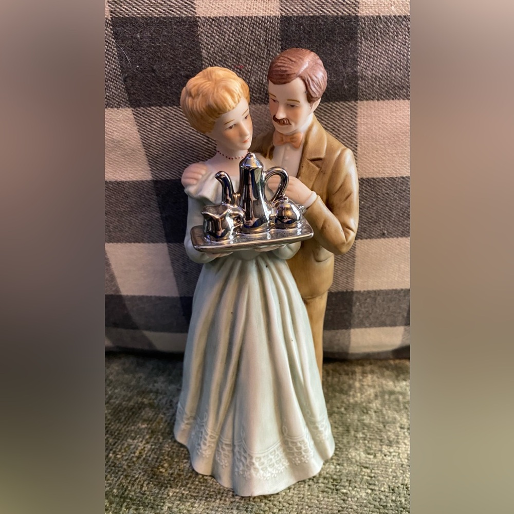 Vintage 1983  Treasured Memories Enesco Twenty Five Years Together figurine
